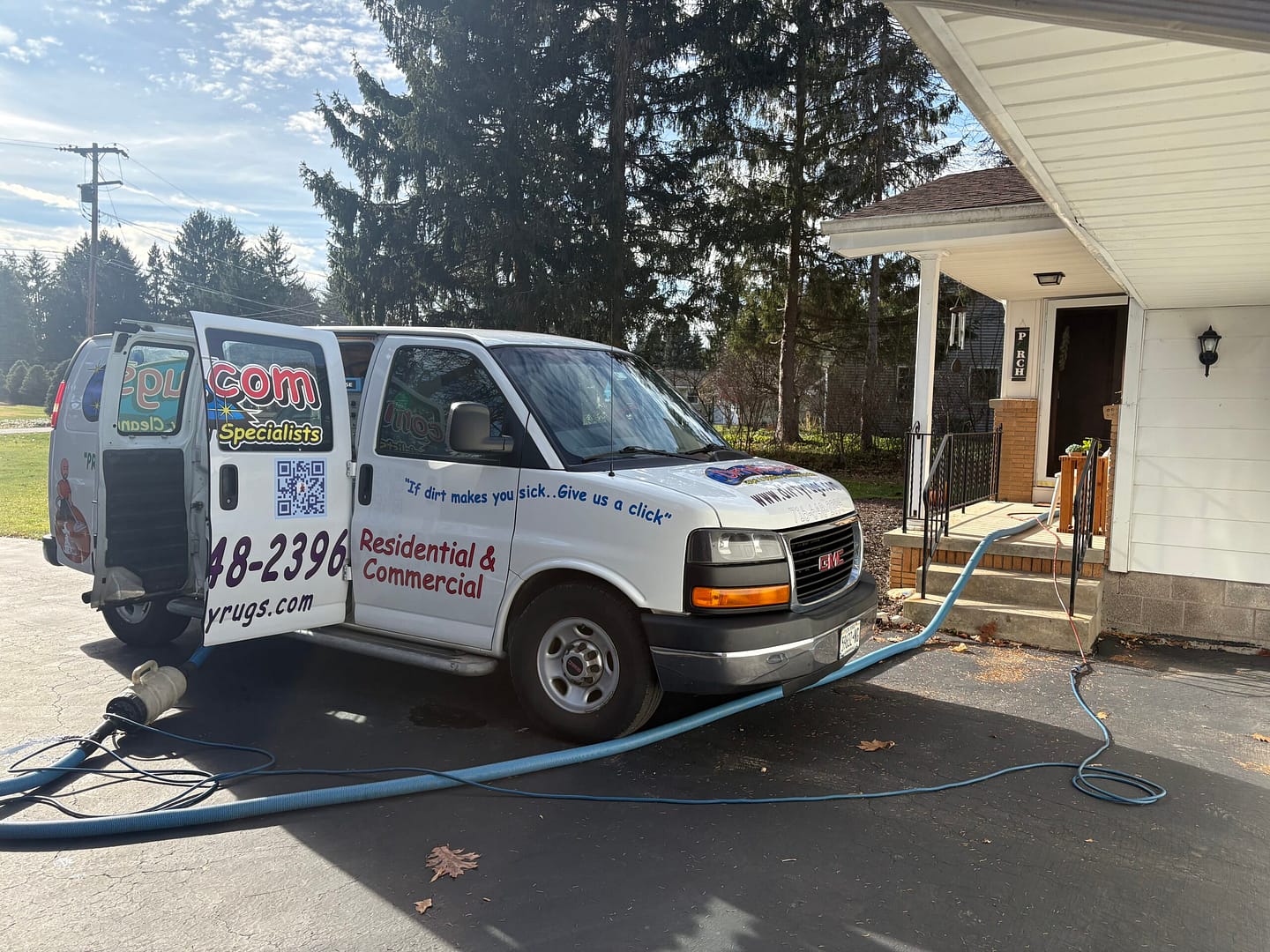 Dirty Rugs Truck White